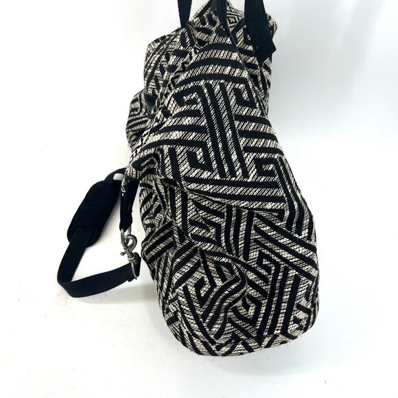 Volcom Black White Fabric Geometric Duffle Bag Shoulder Travel Weekend - Picture 4 of 5